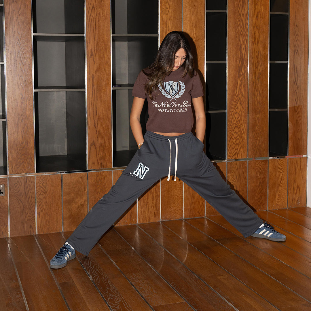 بنطال رياضي مستقيم الساق مناسب للجامعة